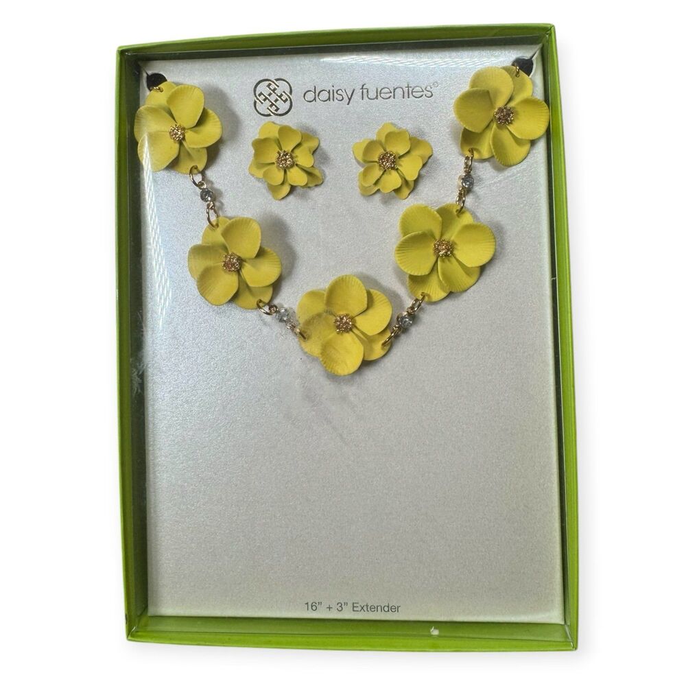 Daisy Fuentes Yellow Flower Necklace and Earrings Set w/ Box Fairycore